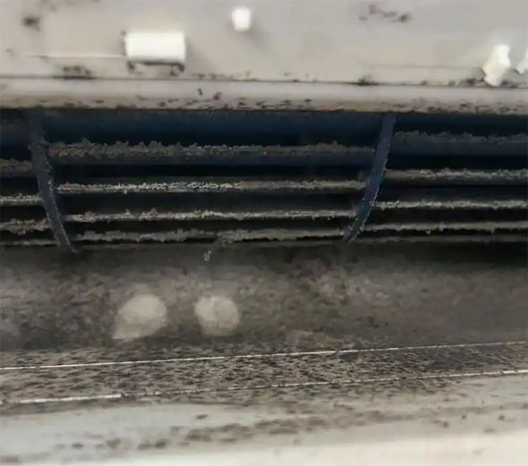 东昌空调吹的风有股烧焦味是怎么回事